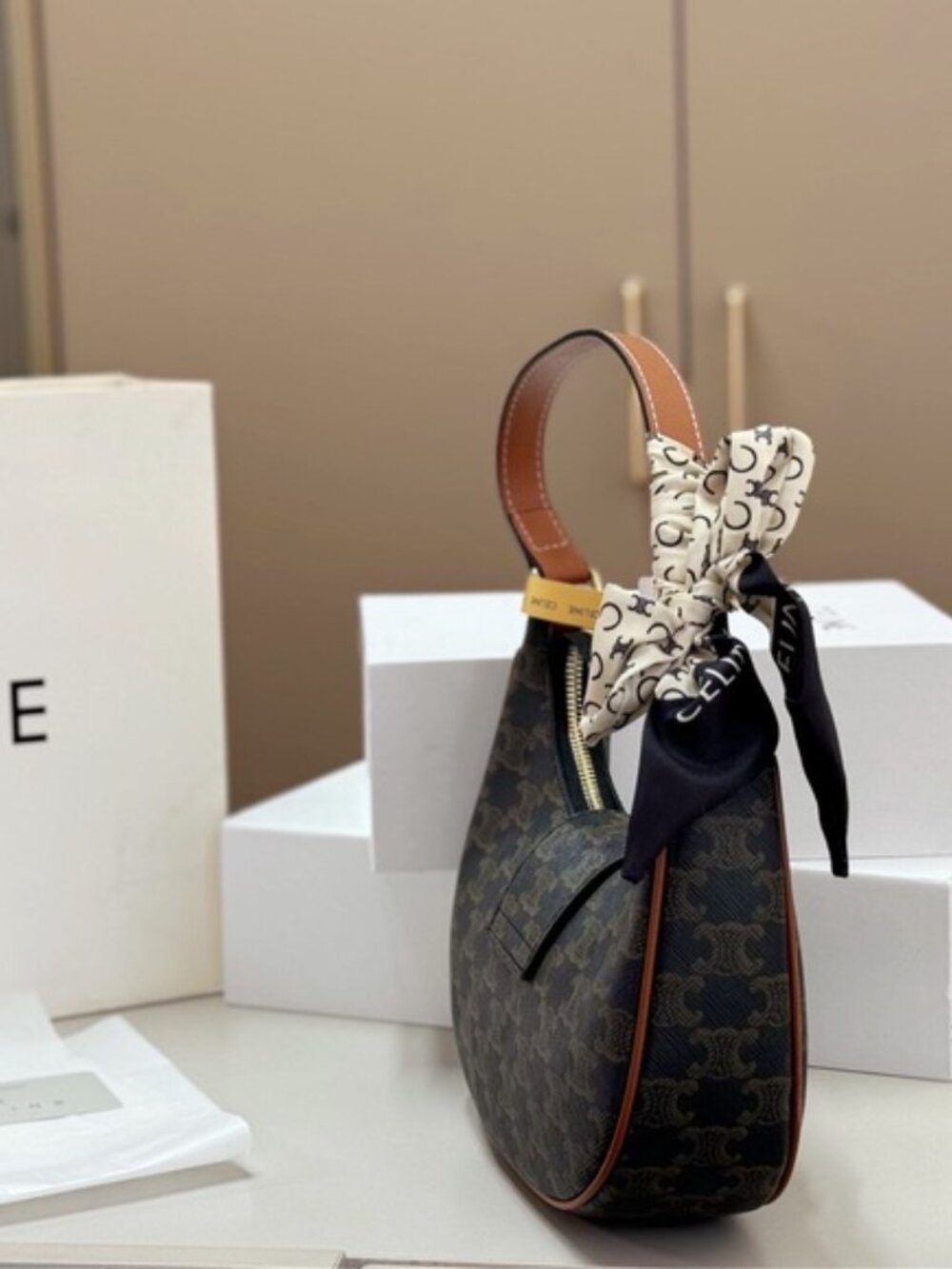 CELINE Bag - Picture 2 of 5